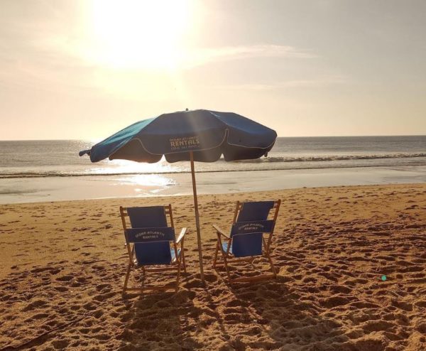 1 Umbrella and 2 Chairs with Service