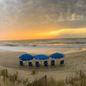 3 Umbrellas and 6 Chairs with Service